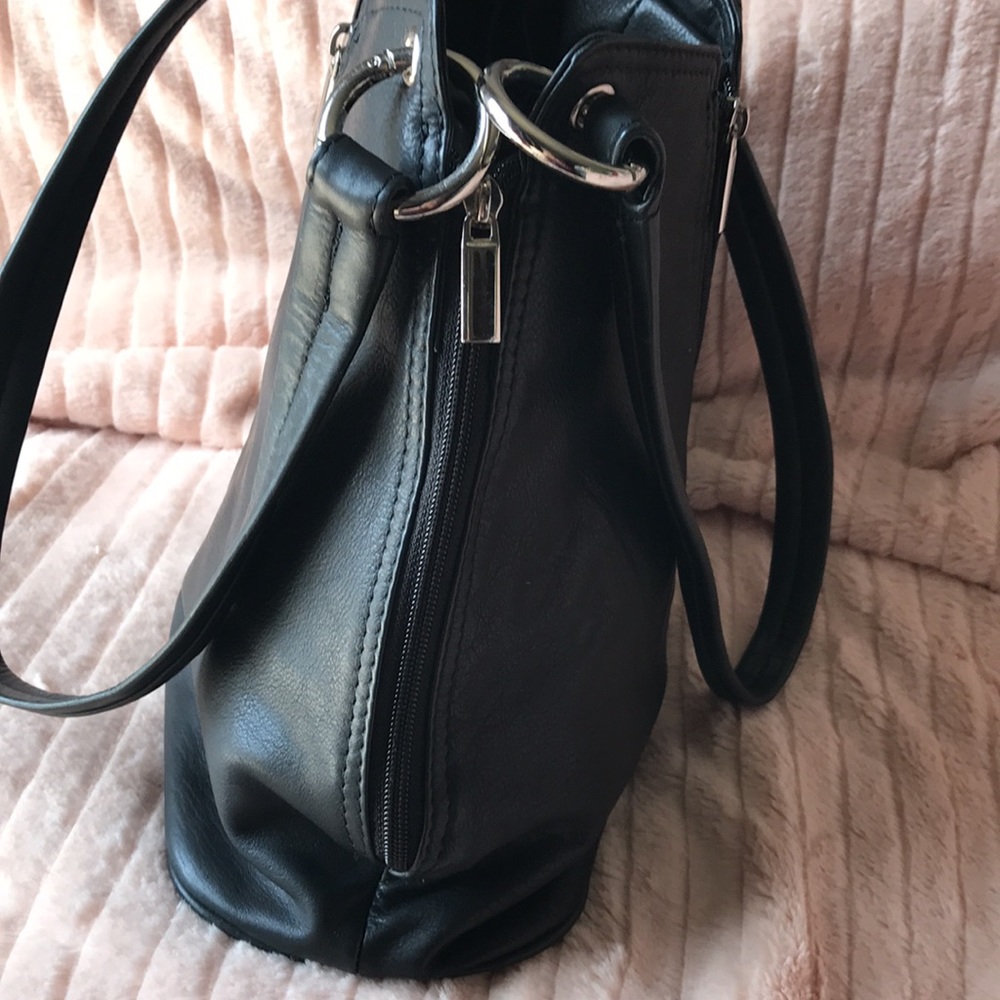 BOUTIQUE OF LEATHER - Picture 5 of 14